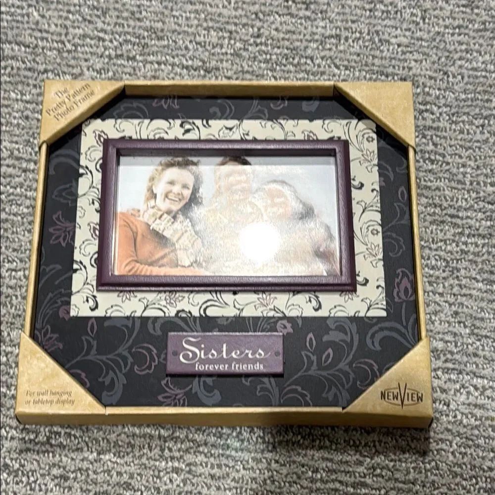 Sisters Forever Friends Photo Frame - Black and purple.